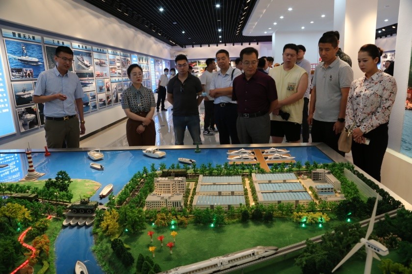 海港區(qū)團(tuán)區(qū)委、青企協(xié)組織開(kāi)展 “解放思想奮發(fā)進(jìn)取大討論”調(diào)研走訪活動(dòng)
